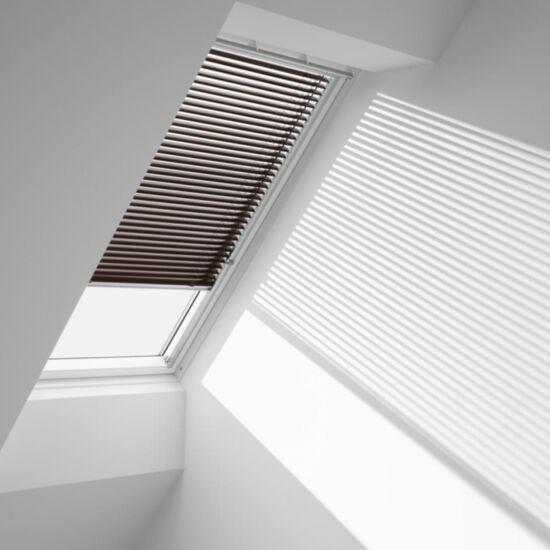 Алюминиевые горизонтальные жалюзи на мансардные окна