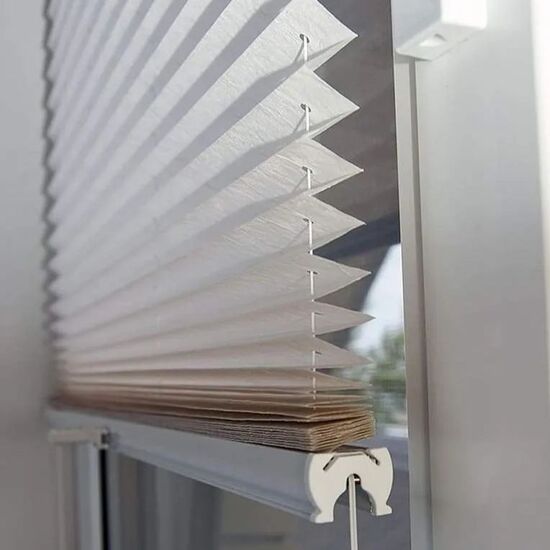 Плиссе на мансардные окна